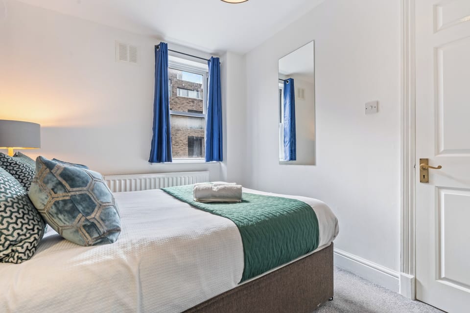 2 bedrooms, iron/ironing board, WiFi (free), bed sheets