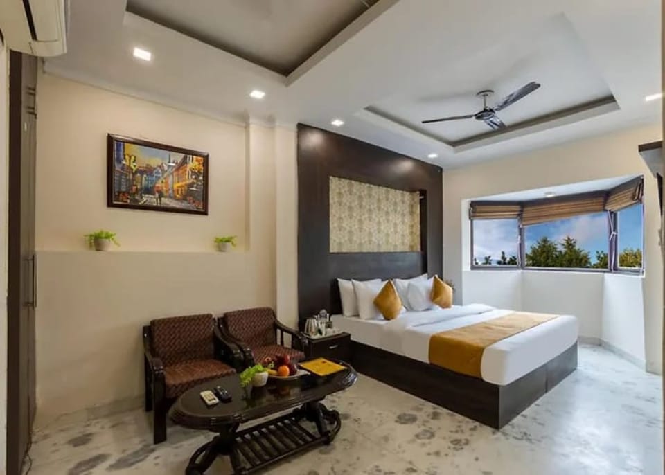 Classic Double Room, City View | Desk, WiFi (free)