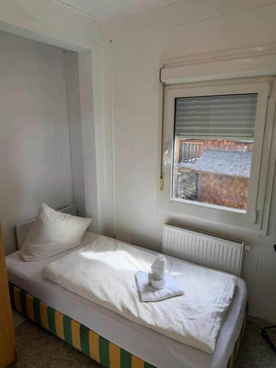 Triple Room, Valley View | WiFi (free), bed sheets