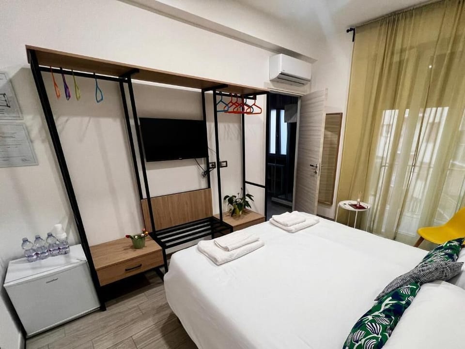 Double Room with Balcony | Blackout drapes, iron/ironing board (on request), WiFi (free)