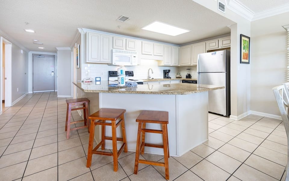 Condo, 3 Bedrooms | Private kitchen | Coffee/tea maker, fridge, oven