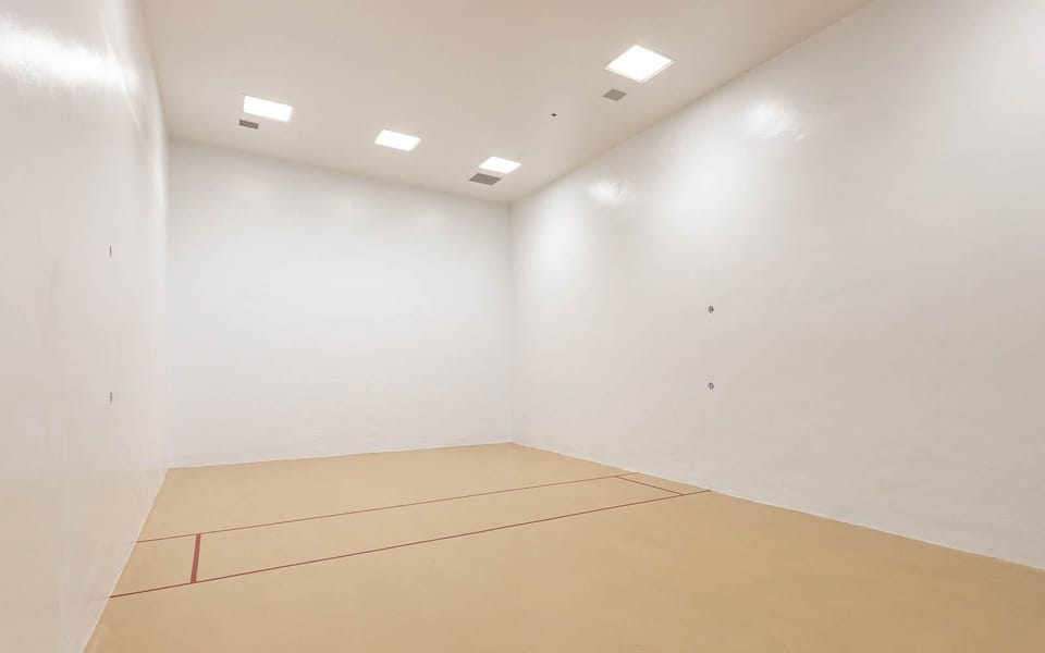 Condo, 3 Bedrooms | Sport court