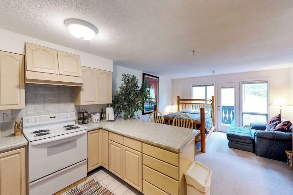 Apartment (0 Bedroom) | Interior