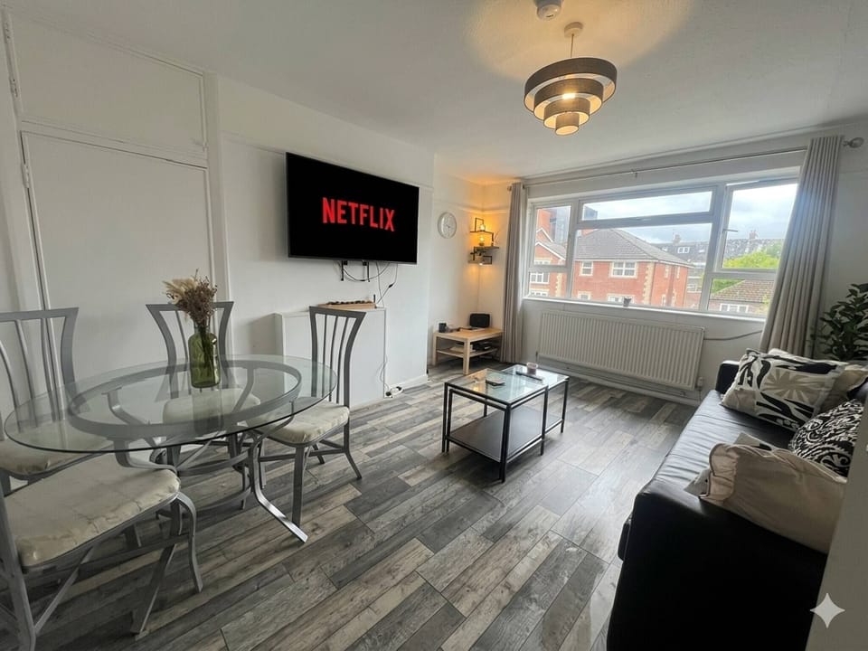 Apartment, 2 Bedrooms | Living room