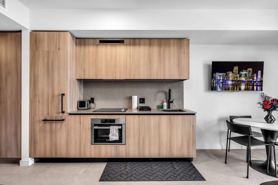 Studio, 1 Queen Bed, Balcony, City View (Miami Nest | Resort) | Private kitchen