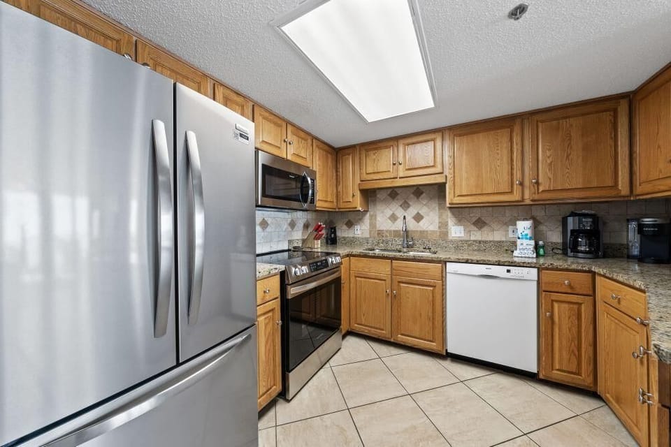 Condo, Multiple Beds (Phoenix 5 910) | Private kitchen