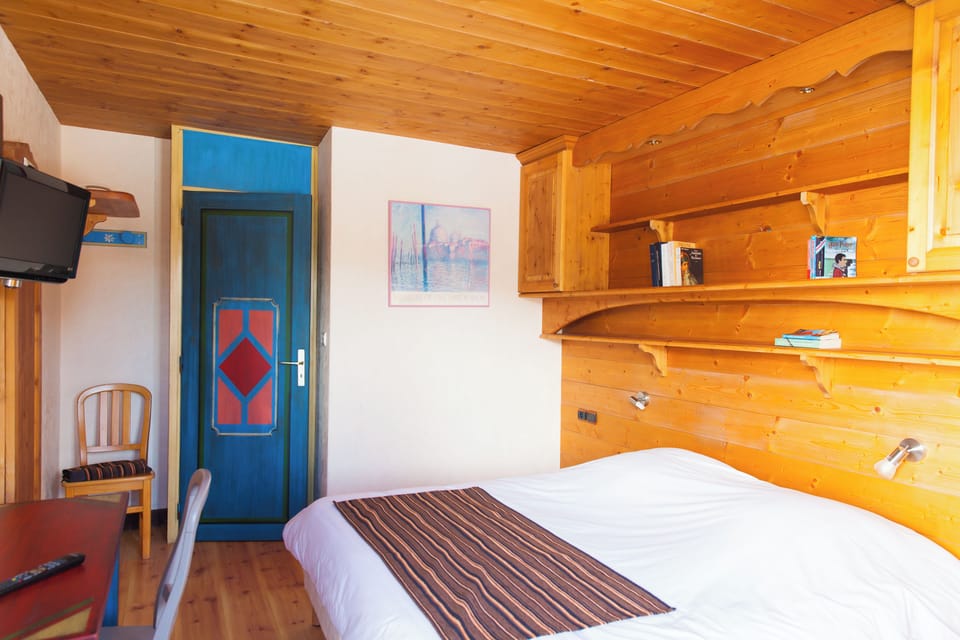 Superior Double Room | Blackout drapes, WiFi (free)