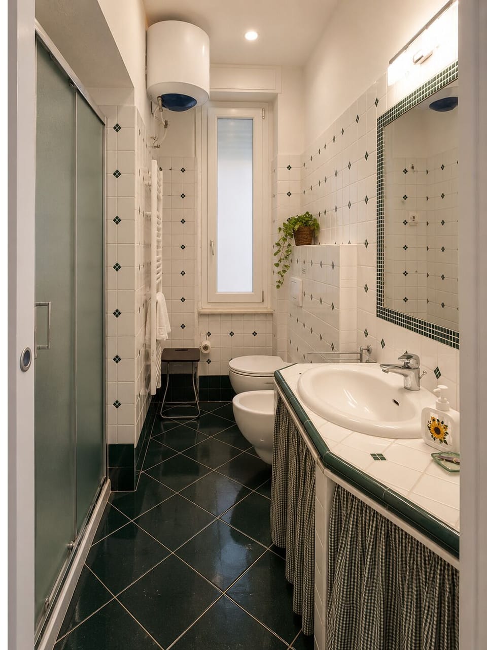 Double Room | Bathroom | Shower, hair dryer, towels, soap