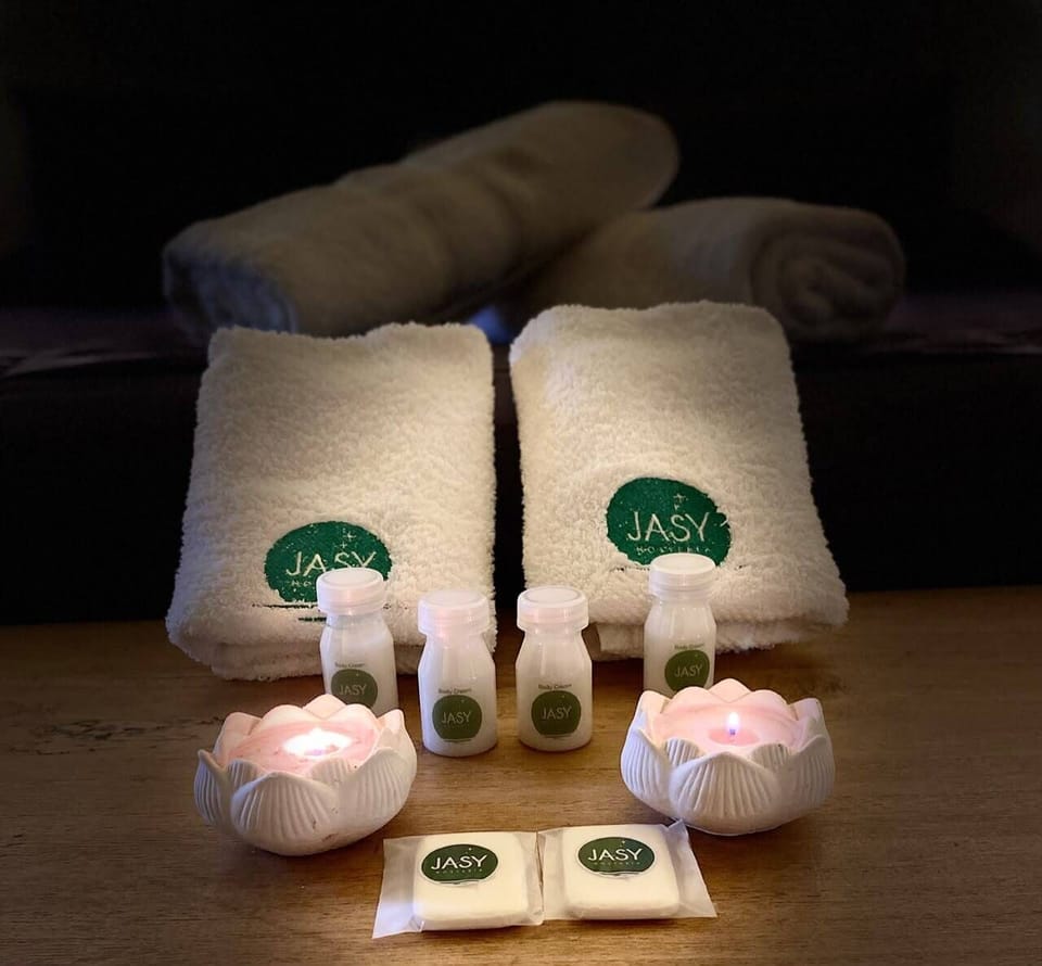 Comfort Triple Room, Garden View | Bathroom amenities | Shower, free toiletries, hair dryer, towels