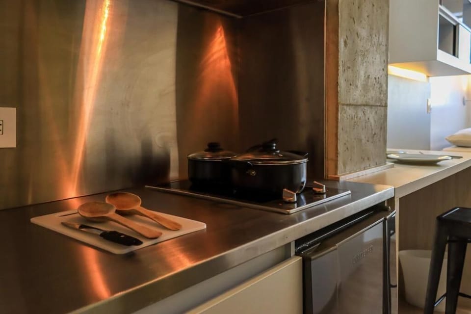 Standard Room, City View | Private kitchen | Mini-fridge, microwave, stovetop, cookware/dishes/utensils