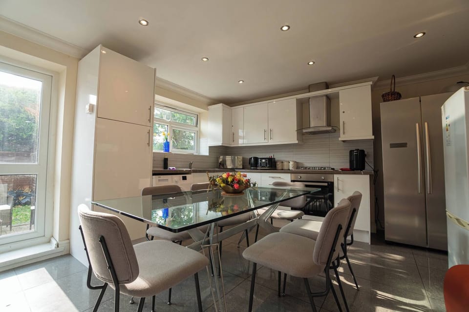 House, 6 Bedrooms, Garden View | Dining room
