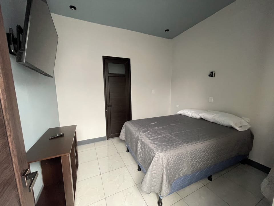Standard Single Room | Desk, laptop workspace, WiFi (free)