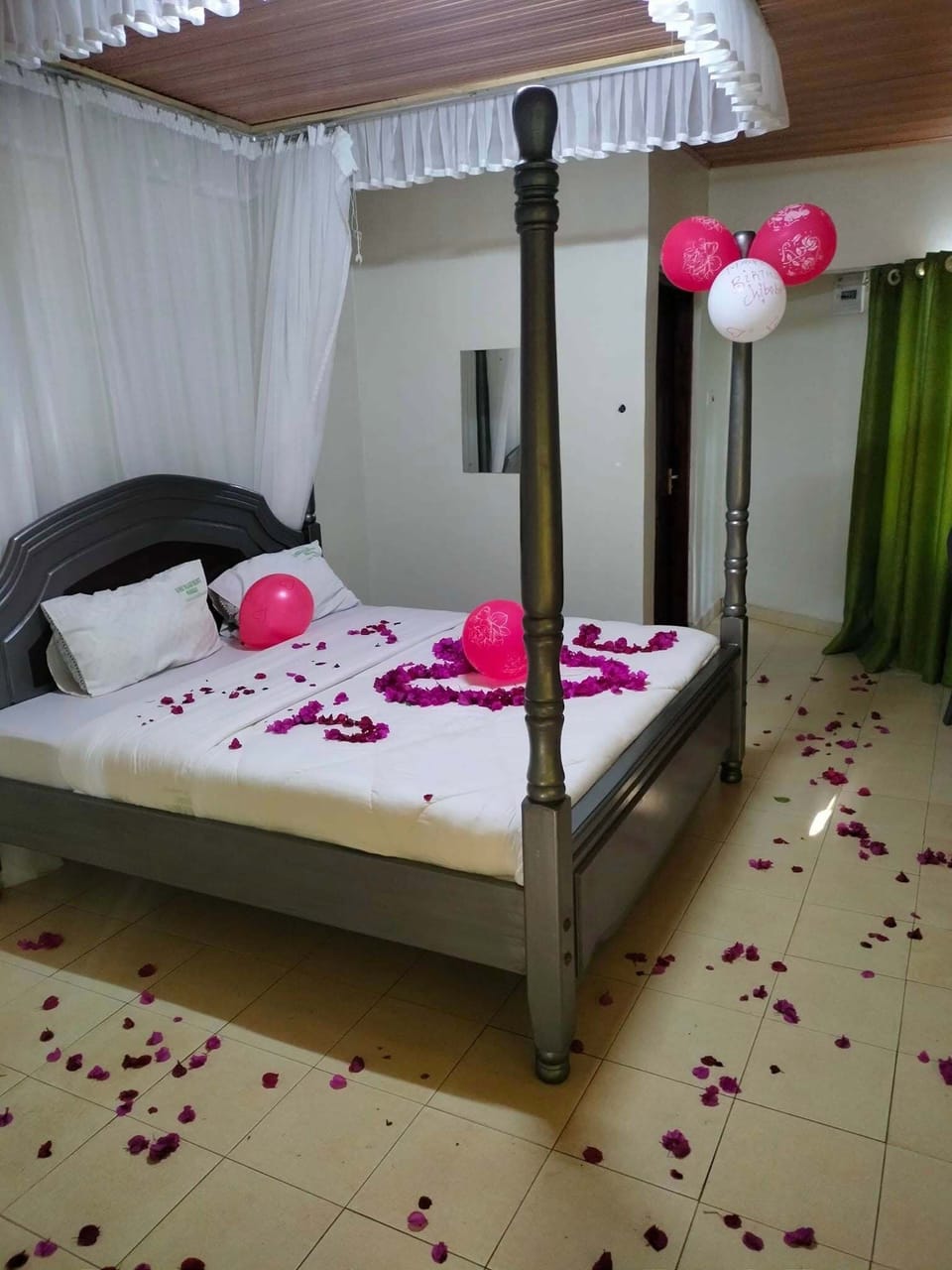 Standard Double Room | WiFi (free), individually decorated, individually furnished, bed sheets