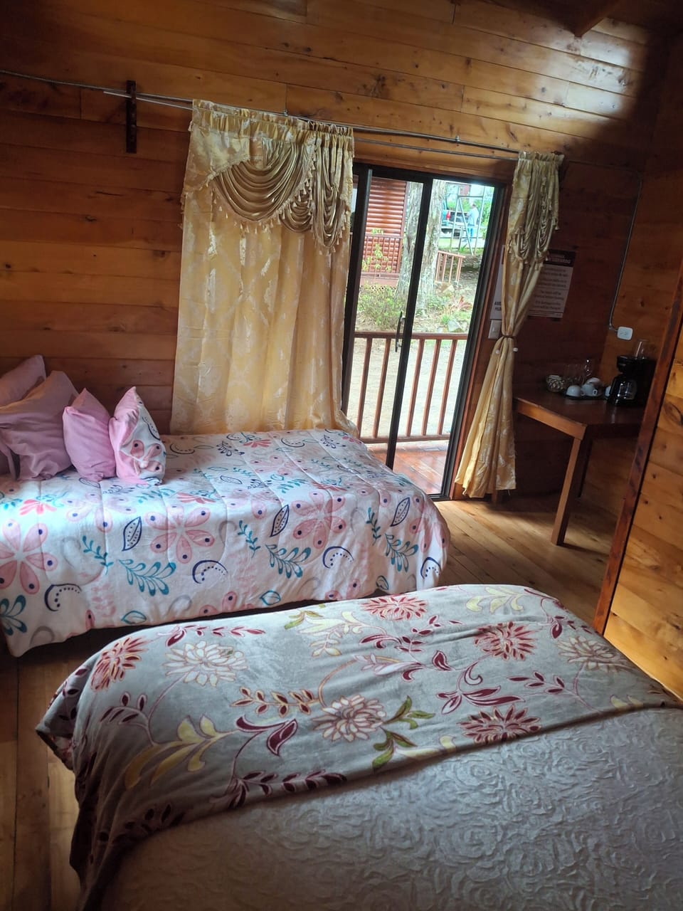 Basic Cabin, Balcony, Courtyard View | Desk, WiFi (free)