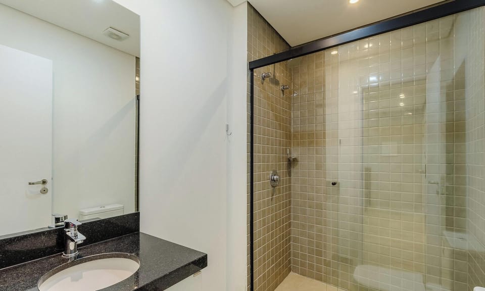 Basic Apartment | Bathroom | Shower