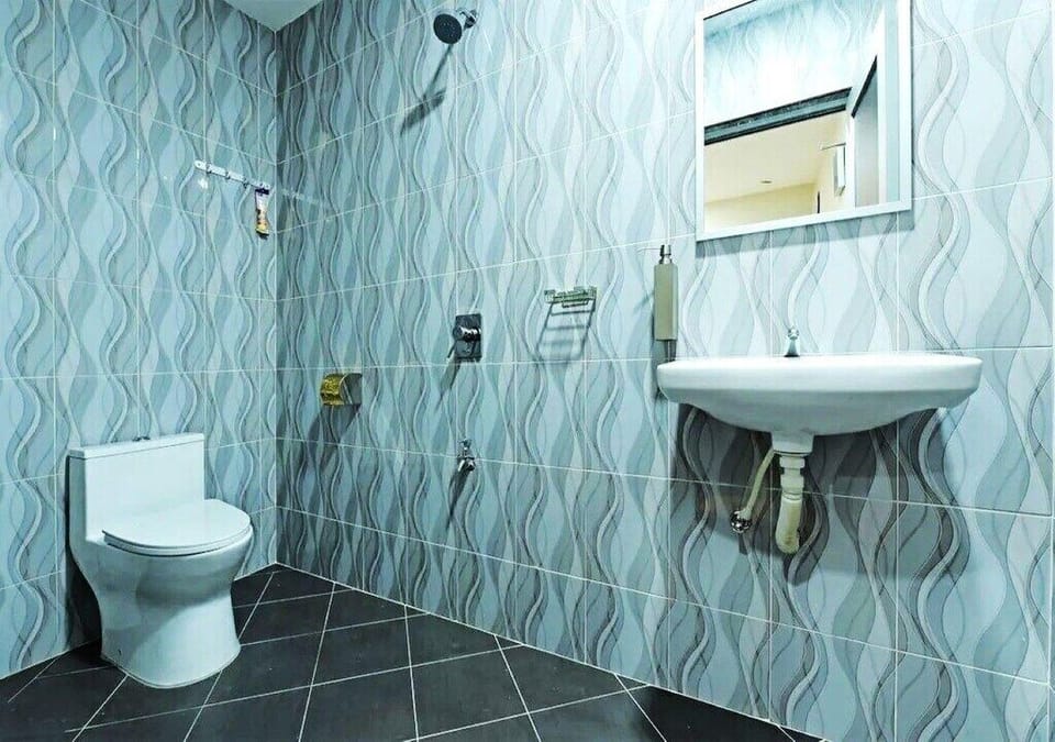Shower, towels, soap, shampoo