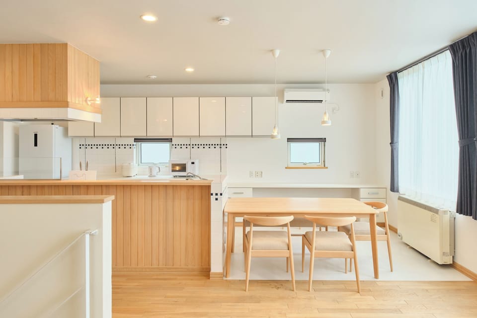 House | In-room dining