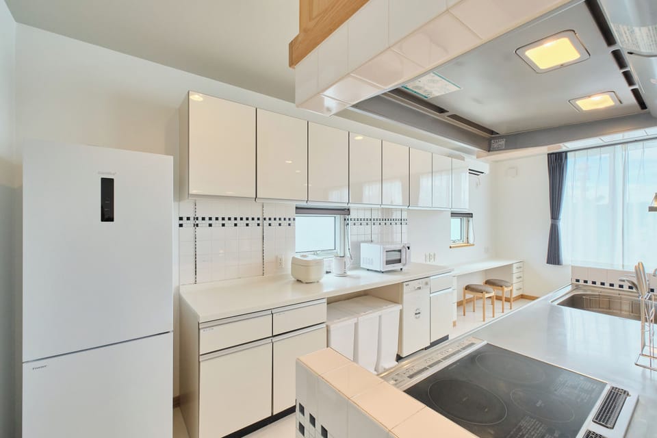 House | Private kitchen | Full-size fridge, microwave, stovetop, rice cooker