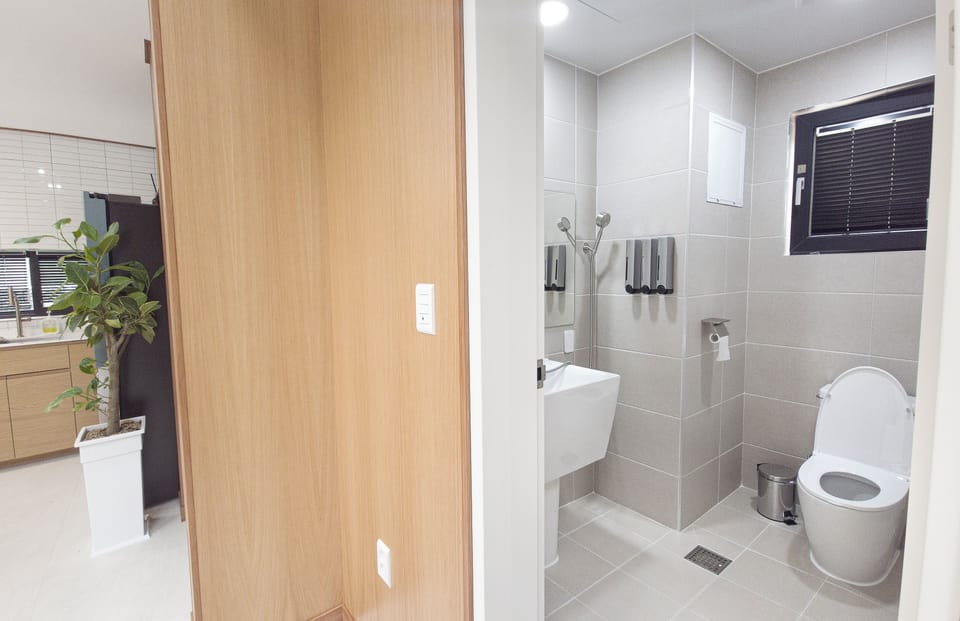 Villa, 2 Queen Beds, Private Pool, Valley View | Bathroom | Separate tub and shower, hair dryer, towels, shampoo