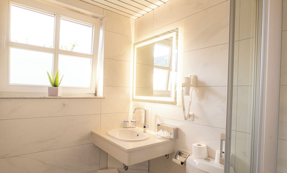 Towels, soap, shampoo, toilet paper