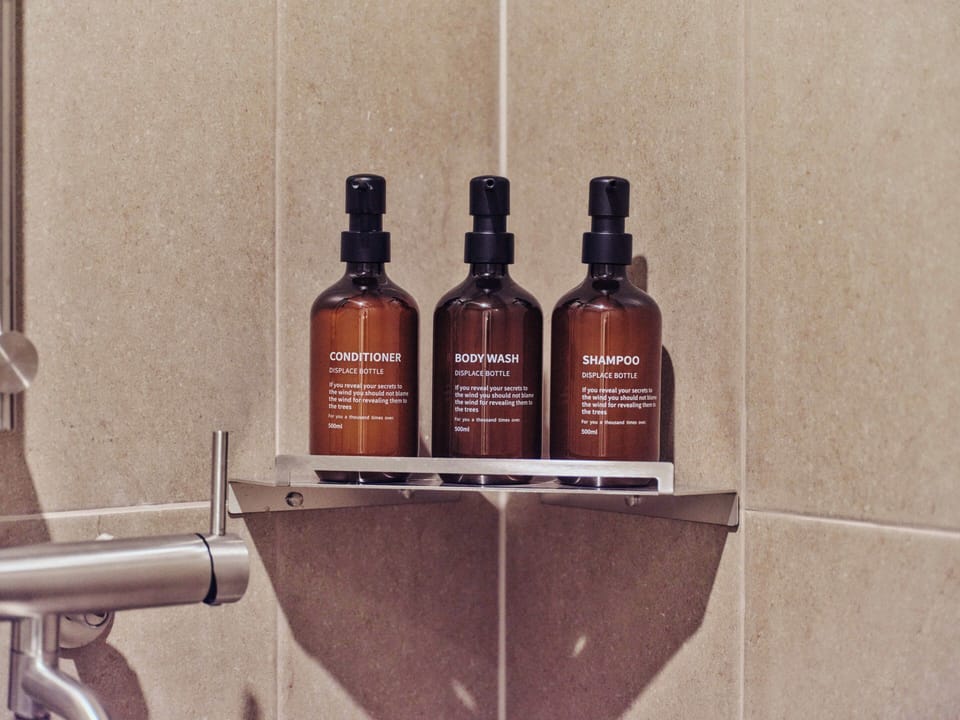 Bathroom amenities