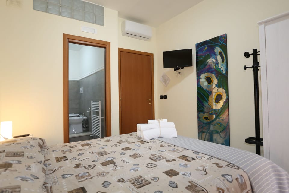Comfort Room, Balcony | Desk, WiFi (free)