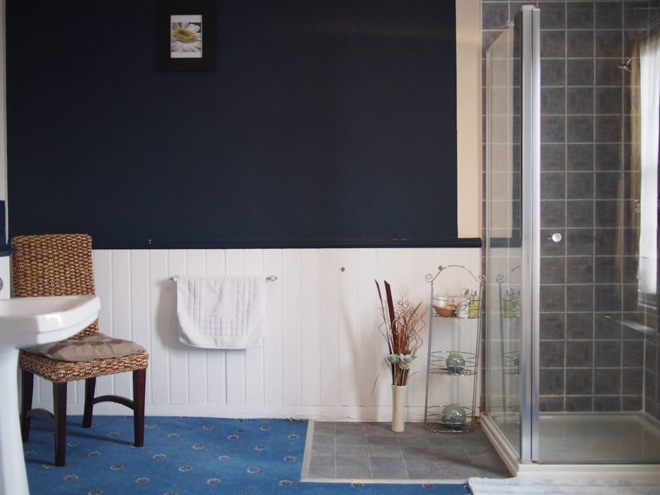 Family Room, Private Bathroom (Room 2) | Bathroom | Shower, rainfall showerhead, free toiletries, hair dryer