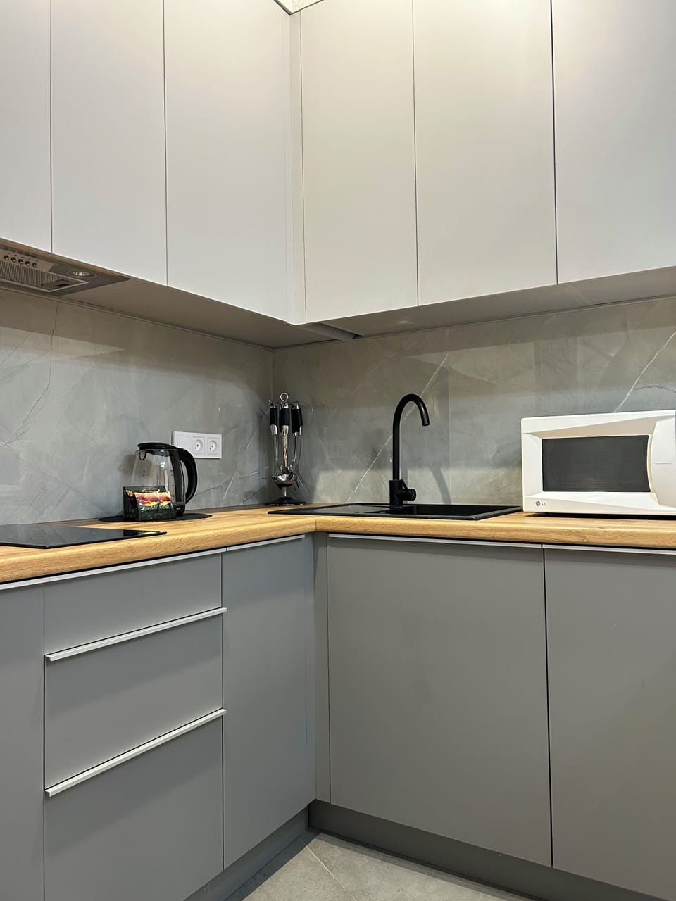 Comfort Apartment, 1 Queen Bed with Sofa bed, Non Smoking | Private kitchen