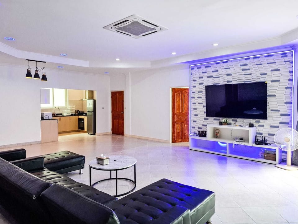 Superior Villa, Patio, Pool View | Living area