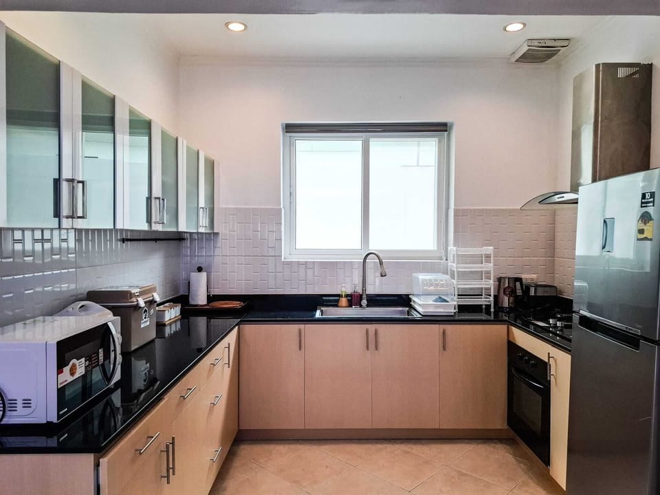 Superior Villa, Patio, Pool View | Private kitchen