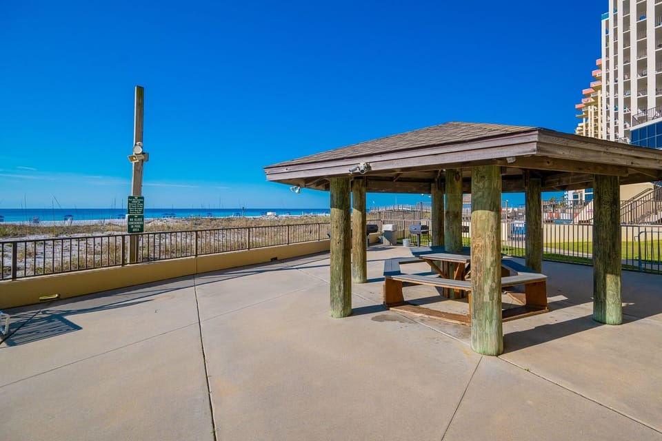 Condo, 3 Bedrooms | Outdoor dining