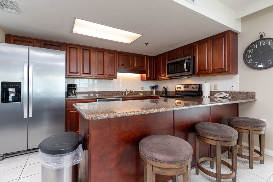 Condo, 3 Bedrooms | Private kitchen | Coffee/tea maker, fridge, oven