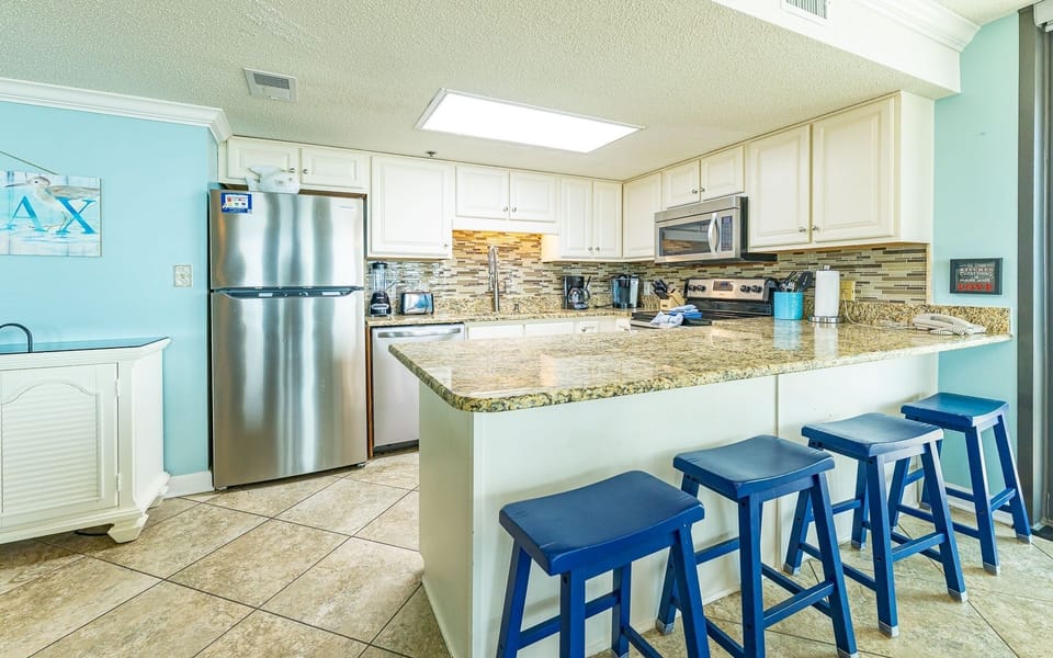 Condo, 3 Bedrooms | Private kitchen | Coffee/tea maker, fridge, oven