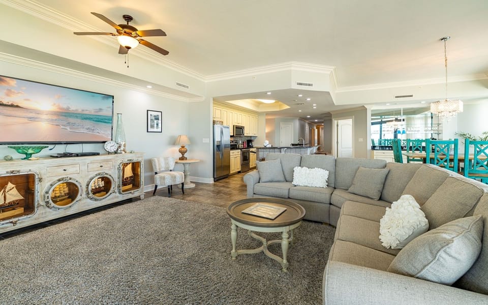 Condo, 4 Bedrooms | Living area