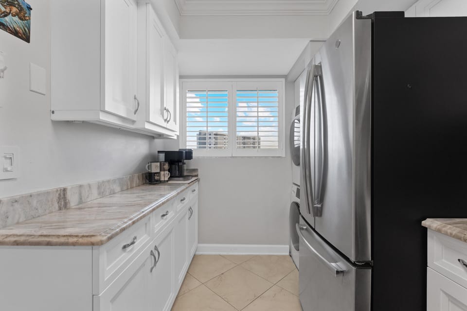 Condo, 1 King Bed with Sofa bed (Carlos Pointe #213 Paradise Pointe) | Private kitchen