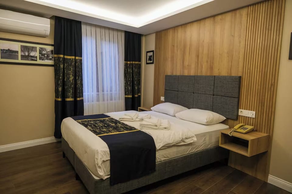 Economy Room | Desk, laptop workspace, WiFi (free)