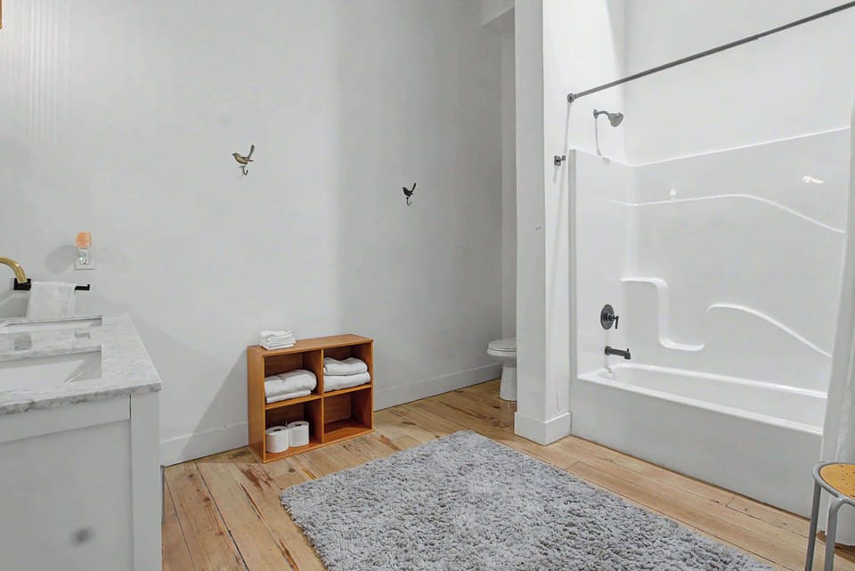 The Cathedral Suite 1 - Historic Church Apartment in Over The Rhine