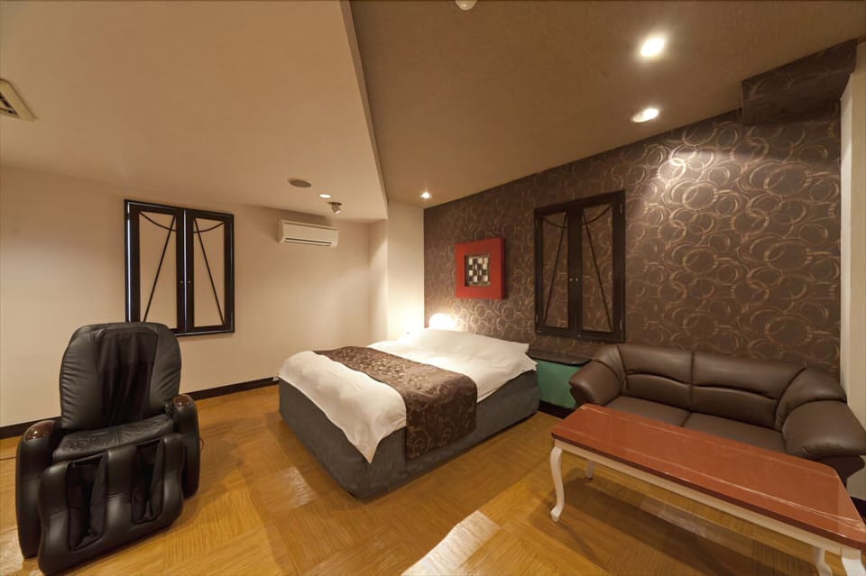 Standard Double Room | Minibar, soundproofing, WiFi (free), bed sheets