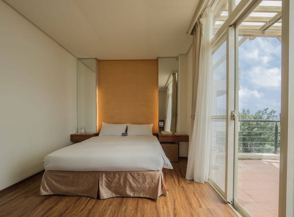 Panoramic Double Room, Ocean View | Down comforters, soundproofing, free WiFi, bed sheets
