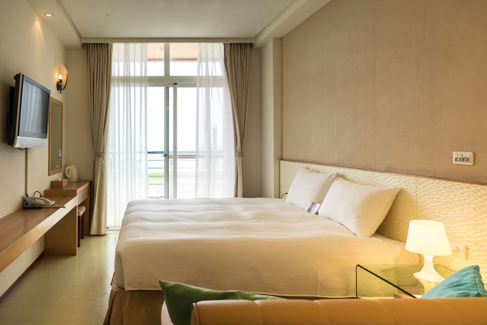Double Room, Balcony, Ocean View | Down comforters, soundproofing, free WiFi, bed sheets