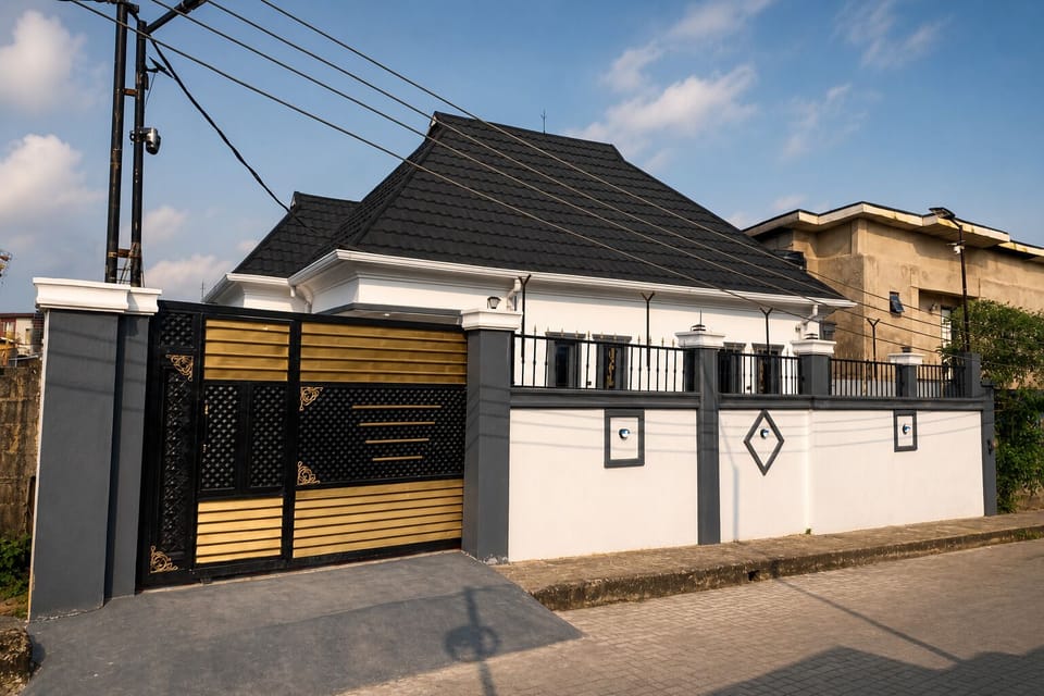House, 3 Bedrooms, Smoking, Balcony | Property entrance