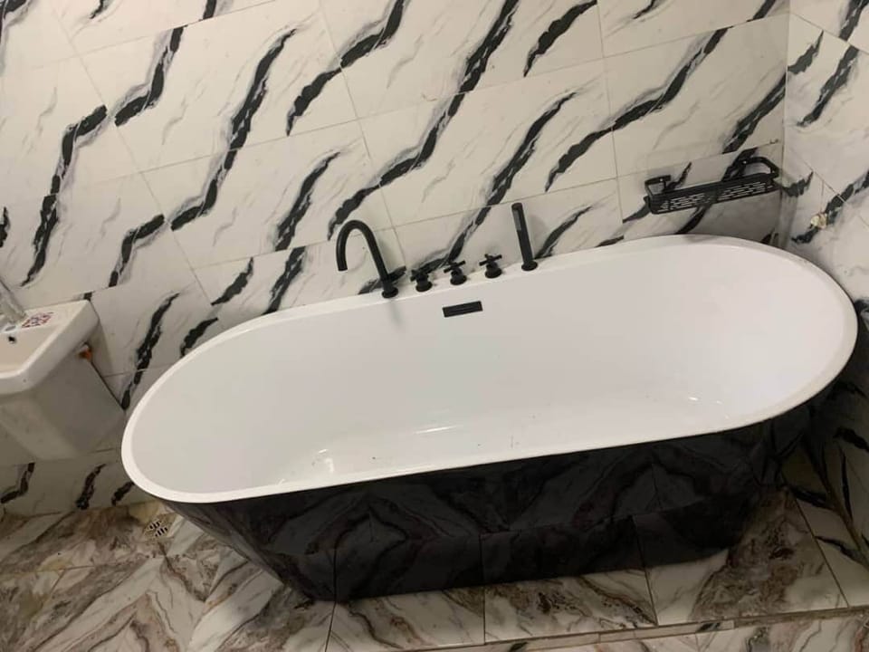 House, 3 Bedrooms, Smoking, Balcony | Bathroom
