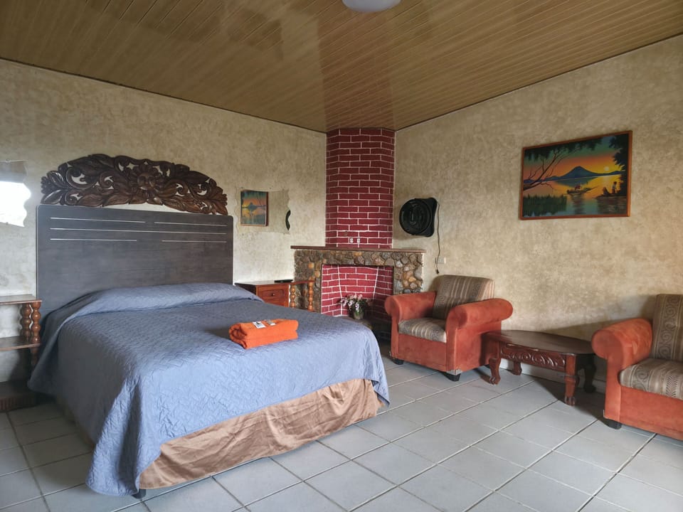 Double Room Single Use | Bed sheets