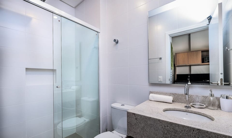 Basic Apartment | Bathroom | Shower