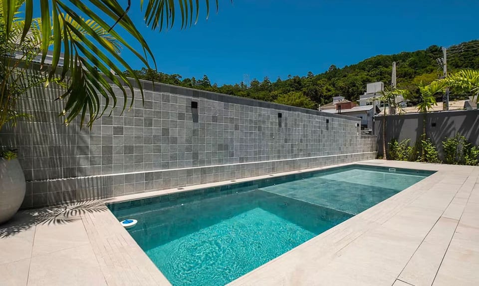 Basic Apartment | Pool