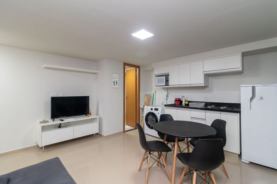 Basic Apartment | Dining