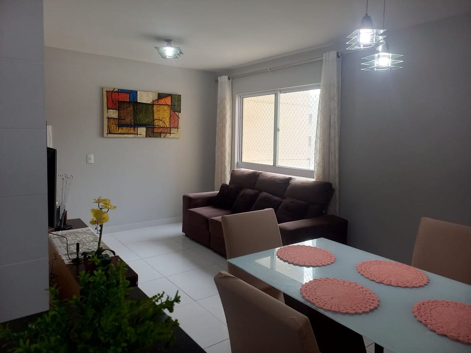 Basic Apartment | Dining
