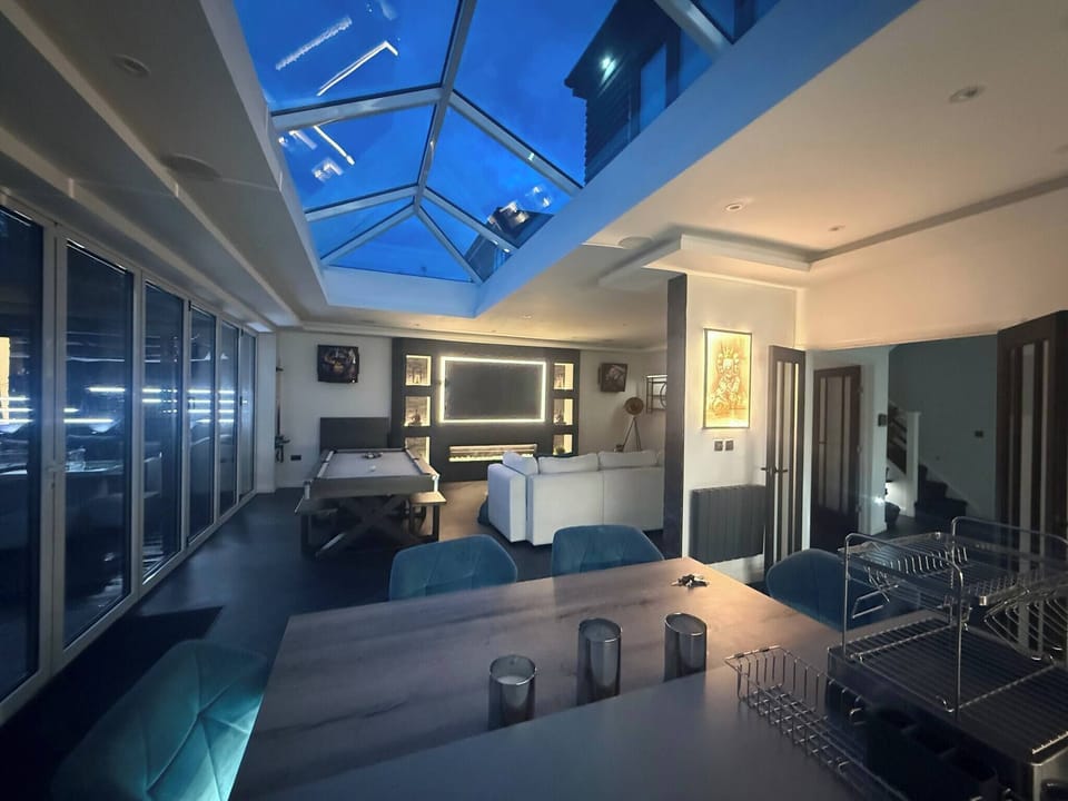 House, 4 Bedrooms, Accessible, Patio | Dining