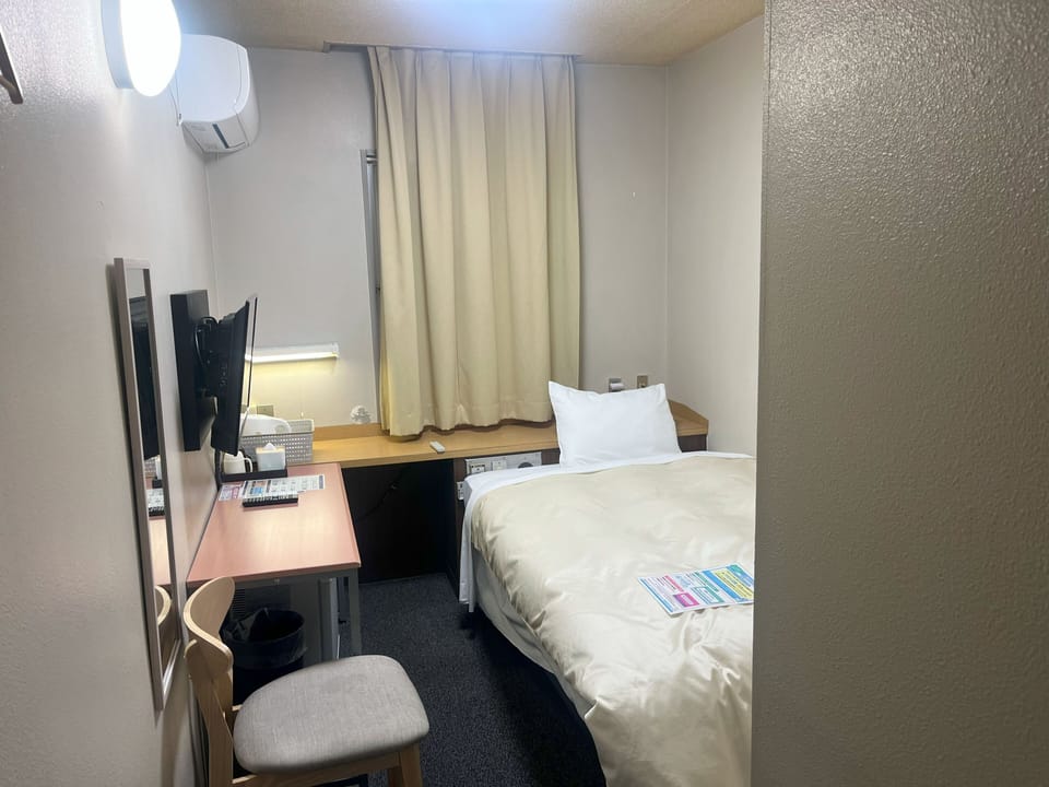 Basic Single Room | Desk, laptop workspace, WiFi (free), bed sheets