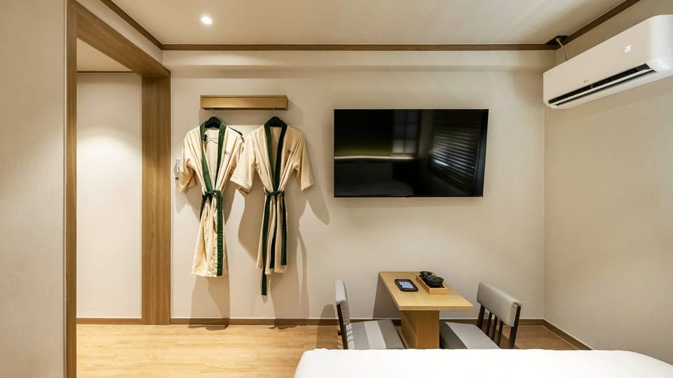Standard | Blackout drapes, soundproofing, WiFi (free), bed sheets